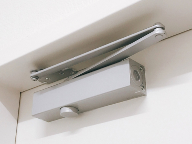 ドアクローザー ドアクローザー